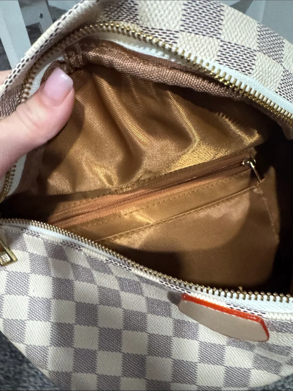 Designer-Style Cream Checkered Crossbody Bag with Tan Trim - Picture 3 of 4